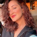 Roshmi Banik Instagram - Lip tint + cheek tint + sun = प्यार 🥰 . . . . #tbt #tb #thursday #selfie #viral #viralreels #roshmibanik #foryourpage #foryou #makeup #skincare #ootd #newpost #bollywood #sunkissed