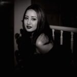Roshmi Banik Instagram - Little moon that hides…! . . . 📸 @cam_curious . . #sunday #mood #viral #fyp #roshmibanik #blackandwhite #portrait #shoot #pose #bollywood #postoftheday #photoshoot #candid