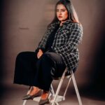 Roshna Ann Roy Instagram - 🖤🤍… 📸 : @pepperoncinophotography @beniveesjo Costume : @ladies_planet_westerns_ Mua : @aiswaryasmakeover Studio : @studio_maxxo #roshnaannroy #roshna #keralashoots #westernwear #ladiesplanet #makeover #shootconcept #shootmode #photoshoot #makeup #maxxo