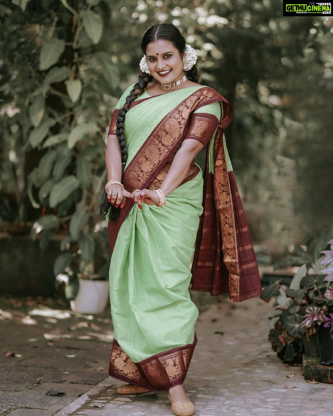 Roshna Ann Roy Instagram - When you have a dream, you've got to grab it and never let go." …❤️ .. .. .. 📸 : @photographer_hemanth_mk Saree: @ishvari.womens.world Jwellery: @ladies_planet_rental_jewellery Mua : @aiswaryasmakeover @draping_by_aiswarya #saree #sareelove #sareefashion #sareedraping #sareelover #sareelovers #sareeindia