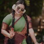 Roshna Ann Roy Instagram - 🤭🤭.. stay positive guuyyyzzz🫠🫠🫠… . . @photographer_hemanth_mk @ladies_planet_rental_jewellery