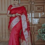 Roshna Ann Roy Instagram – “ The joy of dressing is an art.”
.
.
@ishvari.womens.world 🥰