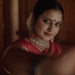 Roshna Ann Roy Instagram – “എന്നടുത്തെത്തുമ്പോൾ എന്തുചോദിക്കിലും
എന്തിനാണെന്തിനാണീ മൌനം” 

.
.
.
📸 : @photographer_hemanth_mk 

Jwellery: @ladies_planet_rental_jewellery 
Saree: @ishvari.womens.world 
Mua : @aiswaryasmakeover 
 
#sareelove #sareefashion #sareedraping #makeupreels #roshnaannroy #myhappiness #myhappiness #wearsaree #treditional #keralasaree #kerala #malayalee #modelsofkerala #model #actress #malayalamsongs #malayalamcinema #malayalamactresses #manikyaveena #oruadarlove #adarlovesong #melodysongs #newreel #reels #instagramreels #keralagallery #keralaattraction #malayaleereels #mylove #myshoot #myphtography