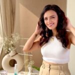 Roshni Chopra Instagram - Ad . Addicted to this Hair & Body Fragrance Mist - Brumes du Maroc By @moroccanoil_in in the absolutely delicious and iconic signature scent of the brand , part spicy amber - part sweet floral, this refreshing mist is in a lightweight formula with ingredients like antioxidant-rich argan oil and Vitamin E to nourish and hydrate, plus UV absorber technology to help protect and preserve the hair. Perfect to carry with you and use throughout the day as a refresher for hair and body. #ArganEveryDay #BodyCareThatTakesYouThere #robeauty