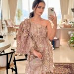 Roshni Chopra Instagram - I can buy myself flowers 🎵 💐😉 In @pankajandnidhi For @jomalonelondon at @llwindia