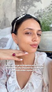 Roshni Chopra Instagram - Nipcare Lanolin  costs RS 140 💗✨#robeauty #rorecommends - it’s a #drugstore find and a favourite with skincare junkies - it’s actually a nipple cream which I use over my lips as an overnight lip mask and it’s super effective in hydrating my extremely dry lips (in fact my most favourite lip hydrating product) made with lanolin an emollient that softens the skin. Once applied, it forms an oil film on the outer layer of skin, that helps to decrease the water loss and hydrates the skin.

Note - I’m sharing my recommendations based on personal experiences and I use products approved by my dermat - would definitely advise you check with your doc before incorporating anything new and do a patch allergy test . 

#beauty #lipmask #cultbeauty #lipswatches💋