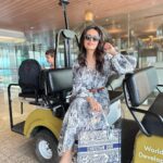 Roshni Chopra Instagram – Springbreak 👩‍👦‍👦🌸🏖️💕
Wearing @pranay_baidya 

#airport #vacay #travelwithkids
