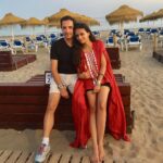 Roshni Chopra Instagram - Don’t give up on love kids .. it’s all we got ❤️ @sidakumar