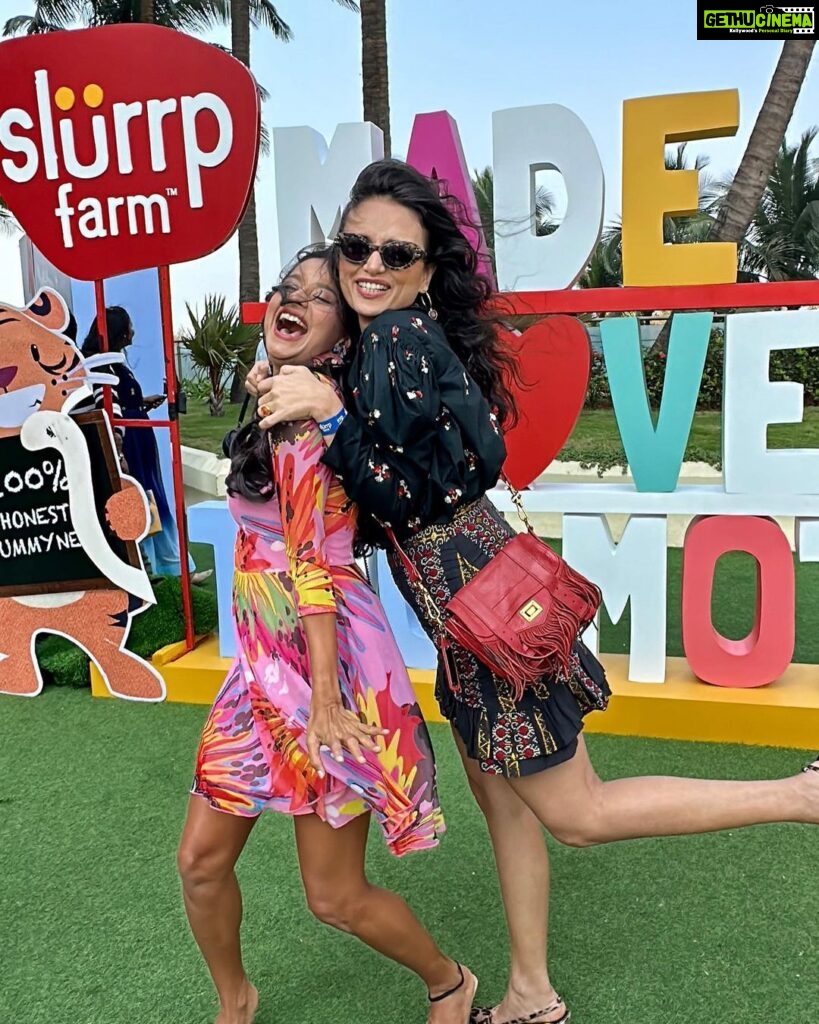 Roshni Chopra Instagram - Mama on the move ❤️ swipe to meet the mom tribe from a fun afternoon. @chefchinuvaze @anitahassanandani @simone.khambatta Thank you @slurrpfarm for bringing us all together - let’s change the narrative to #yesmoms Wearing @shopverb Taj Lands End, Mumbai