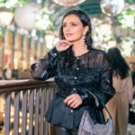 Roshni Chopra Instagram – Who’s wearing all black on #nye 🖤✨
Too @aniclothing.in 
Pants @nakdfashion 
Shoes @zara 
Bag @prada 
📸 @chrisjdalton.shoots 

#nye #rostyle #fashion #london #styleinspiration #ootd