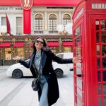 Roshni Chopra Instagram - Namaste London 🇬🇧🙏🏽who’s coming with me 😍? #travel #london #londonchristmas #transitionreels #roonthego
