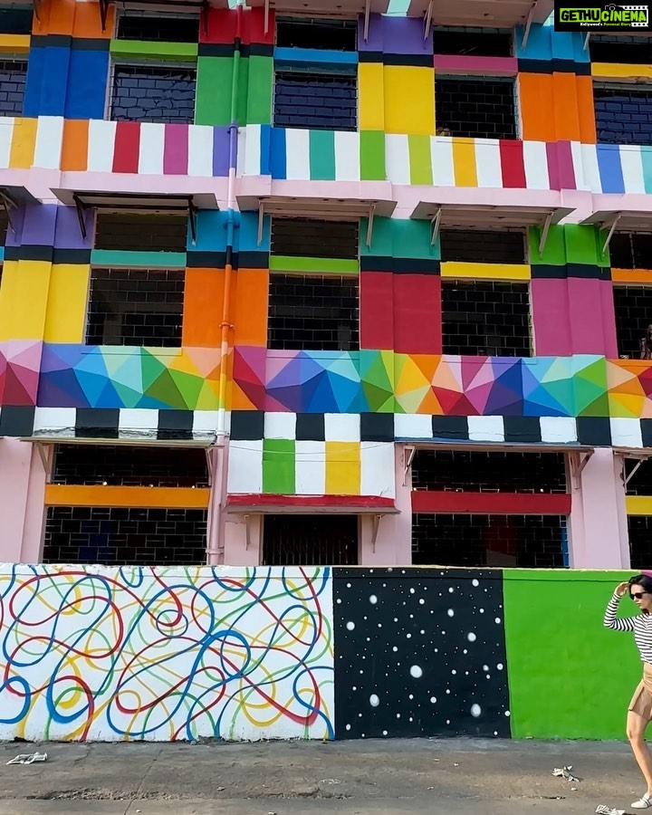 Roshni Chopra Instagram - Day 1 done right ❤️ 📍Sassoon Dock Art Project, Mumbai (save and visit ) #artforall @startindia @sidakumar #sasoondockartproject #mumbai #minivlog Sassoon Docks
