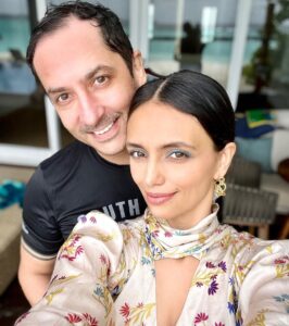 Roshni Chopra Instagram - 16 years ❤️ happy anniversary @sidakumar , forget the medals 🏅 I’ll take your golden heart over everything else in the world !
