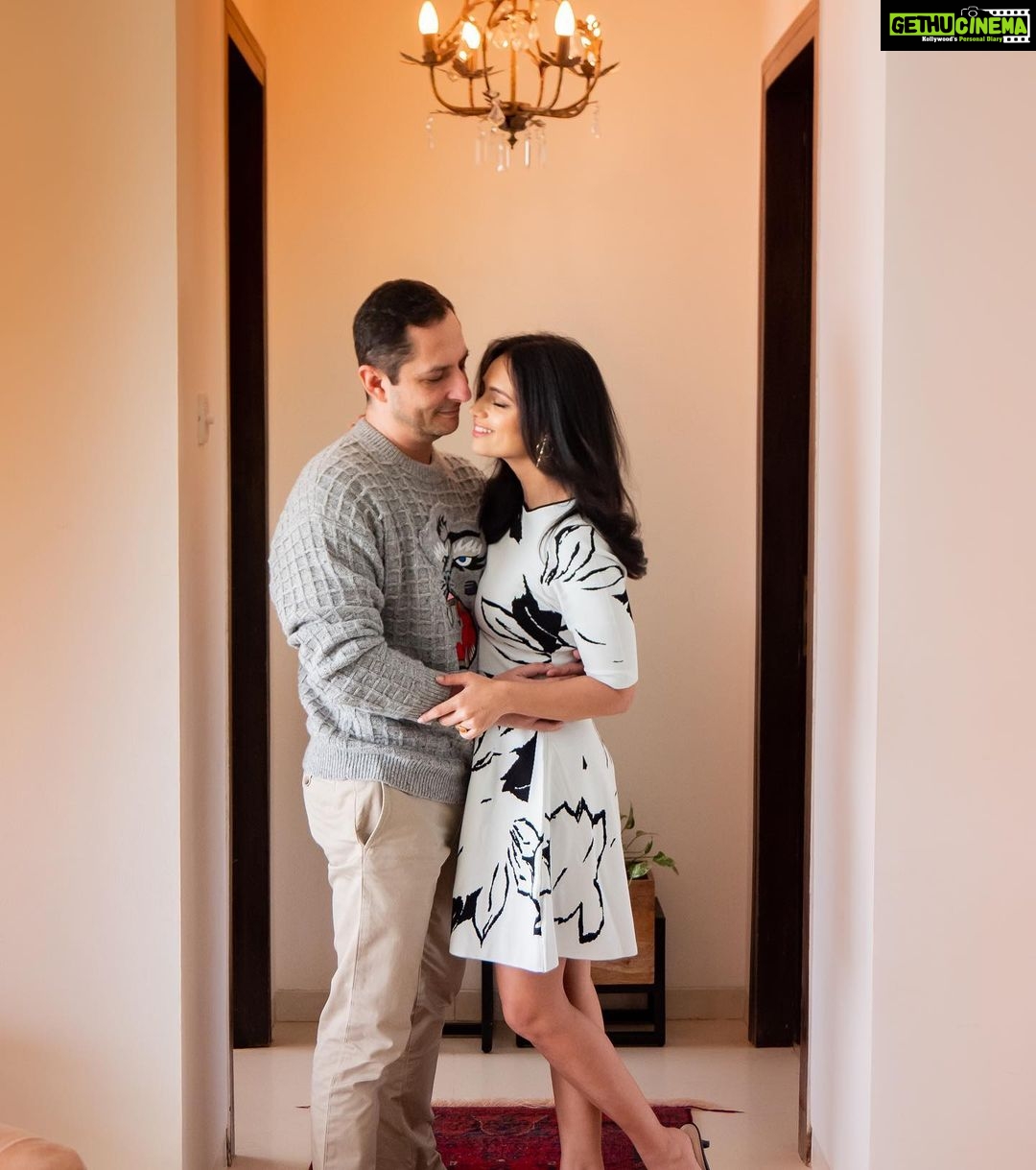 Roshni Chopra Instagram - 16 years ❤️ happy anniversary @sidakumar , forget the medals 🏅 I’ll take your golden heart over everything else in the world !