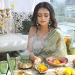 Roshni Chopra Instagram - 11.11.22 Make a wish ✨ Wearing @ishaguptatayal #sari #rostyle #roislight