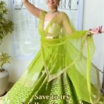 Roshni Chopra Instagram – 💚#dupatta drapes are back and this one is a MUST TRY!  Perfect for a Sangeet night where you want to dance the night away ! 

#lehenga by @shantibanaras 

#rovive #indianwedding #sangeet #mehendi #draping #benarasi #summerwedding