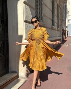Roshni Chopra Instagram - Pinch me .. I woke up in Cannes 👀🌻🌞💛✨
Wearing @vaishalisstudio