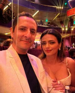 Roshni Chopra Instagram - Broadway in the Bay 🎵❤️✨ This is us at the opening night of The Sound of Music Musical at @nmacc.india - what an incredible venue I’m still pinching myself to believe this exists in mumbai ! And to witness an iconic broadway musical in my own city (my absolute favourite part was the live orchestra 🎻🎹🎷) the heart is full of Joy ! 

#TheSoundOfMusicAtNMACC
#NitaMukeshAmbaniCulturalCentre
#TheSoundOfMusicGlobalTour