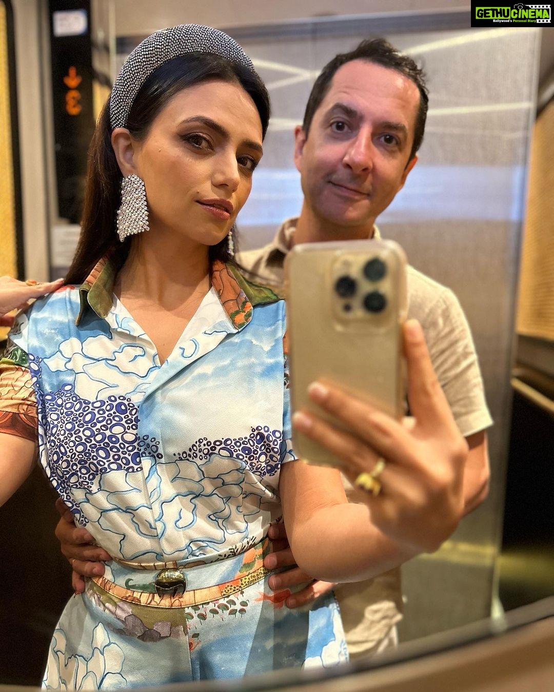 Roshni Chopra Instagram - Vacay Withdrawals from this magical day in dubai 🌊 tell me the one place you’d love to go this summer for a holiday ? Wearing @shivanandnarresh Jewels @amamajewels Shoes @thecaistore Westin Mina Seyahi Beach Resort Dubai
