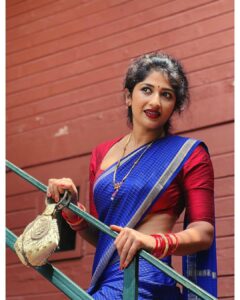 Roshni Prakash Instagram - Sanskari naari in saari 🙏