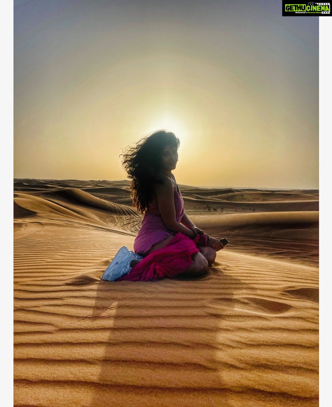 Roshni Prakash Instagram - The glorious lamp of heaven. ☀️