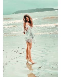 Roshni Prakash Instagram - Foolishly happy! 🦋 Edited - @davidgeorge49 🐒 Goa