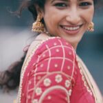 Roshni Prakash Instagram - Here is one for the beautiful girl and even more talented Roshini Prakash. We couldn’t resist capturing some natural shots of her in all her cuteness. #roshiniprakash #girlnextdoor #cuteness #giggles #fallinginlove Mysore, Karnataka