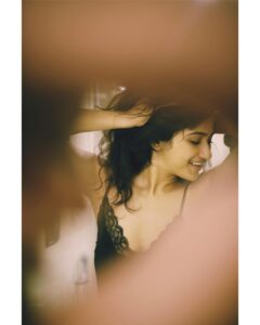 Roshni Prakash Instagram - Happiness is an inside job. 🖤

P.C : @arunprasath_photography