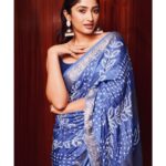 Roshni Prakash Instagram - Finding a new me, one saree at a time. 💋 #prereleaseevent #luckyman Makeup and Hair : @shiksha7777 ❤️ P.C : @chandu.n534 ❤️