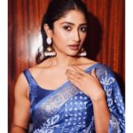 Roshni Prakash Instagram - Finding a new me, one saree at a time. 💋 #prereleaseevent #luckyman Makeup and Hair : @shiksha7777 ❤️ P.C : @chandu.n534 ❤️