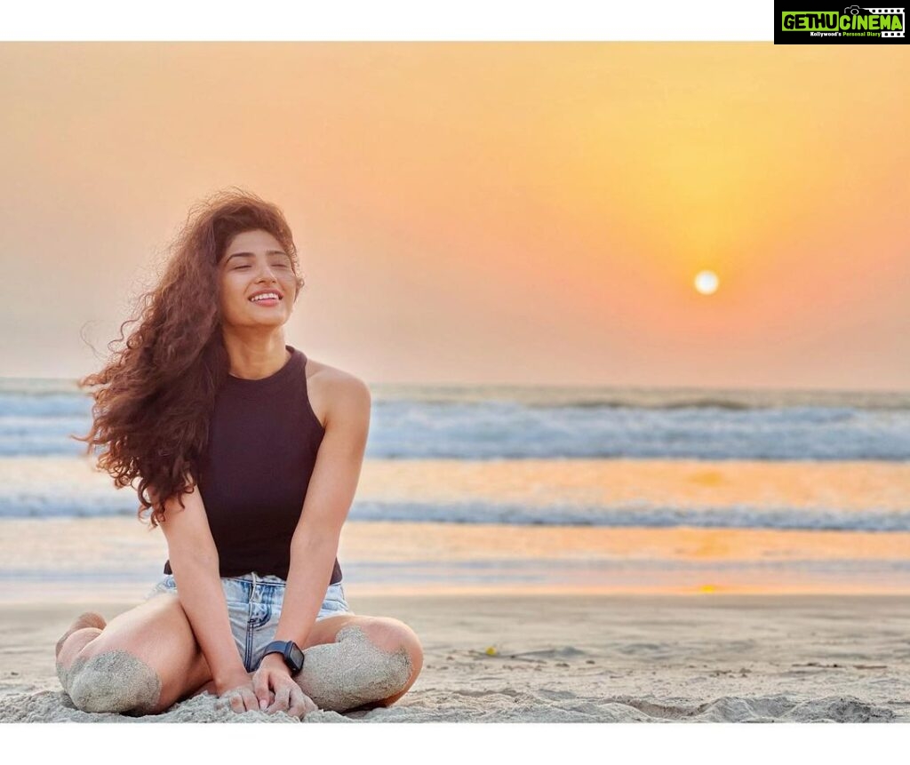 Roshni Prakash Instagram - Pure Magic ✨ Arambol Beach