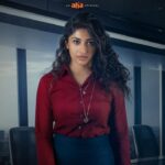 Roshni Prakash Instagram - Her soul is fierce. Her heart is brave. Her mind is strong. Presenting to you all Ragini vouching for Aratrika. #11thHour premieres April 9, mana favourite @ahavideoIN lo! @praveensattaru @adith_officiall @Iam_shatru @i.abhijeeth @therealravivarma @avinashkanaparthi @vinay_nallakadi @roshini.prakash @priyabanerjee @Pradeep_up7 @introupeonline @missmahathi @mukesh_dop @bharattsaurabhofficial #Jayaprakash #VamsiKrishna #MadhusudhanRao