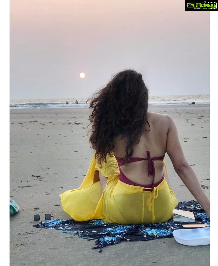 Roshni Prakash Instagram - Good morning, 2021🕊️✨ Goa, India