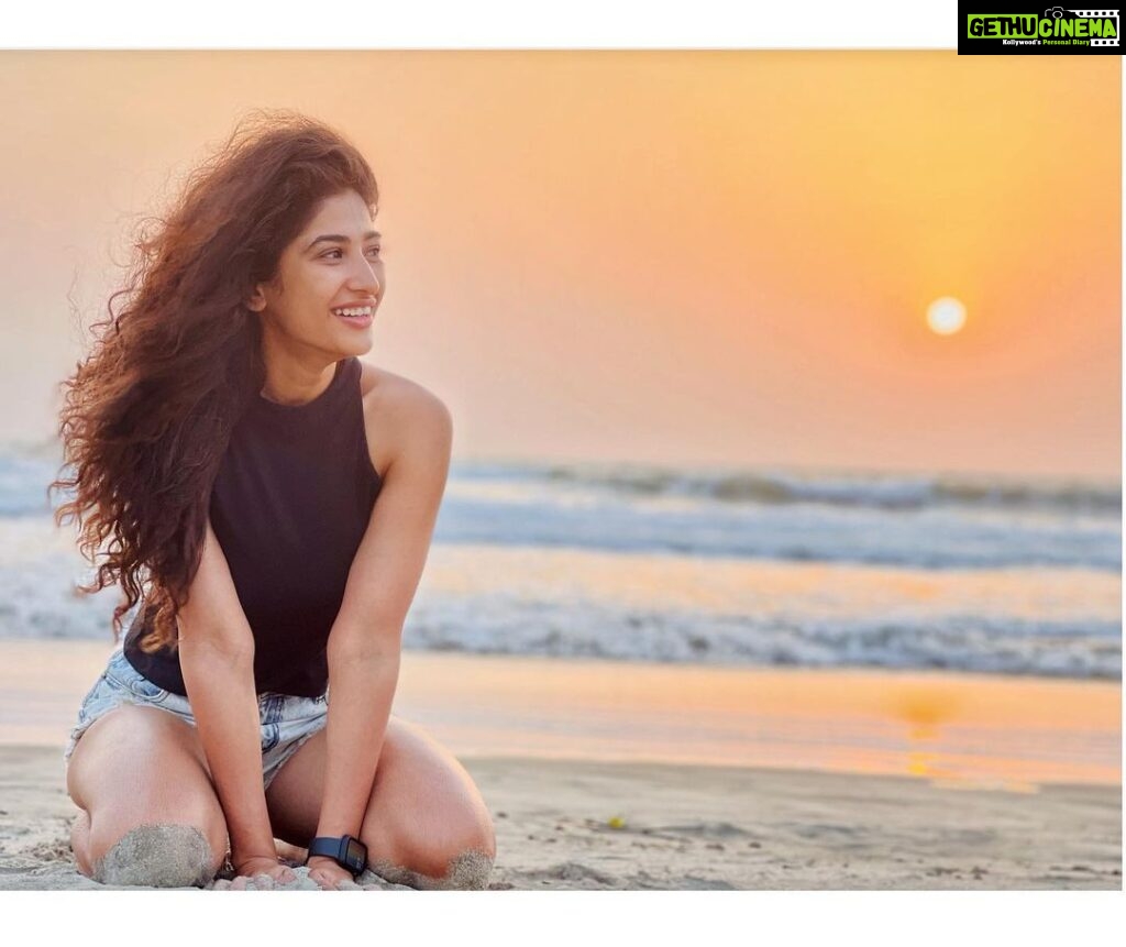 Roshni Prakash Instagram - Pure Magic ✨ Arambol Beach