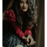 Roshni Prakash Instagram - Heart of the rose. ✨ MUH : @anushalimakeup ❤️😘 P.C : @ganeshphotography1 🤗
