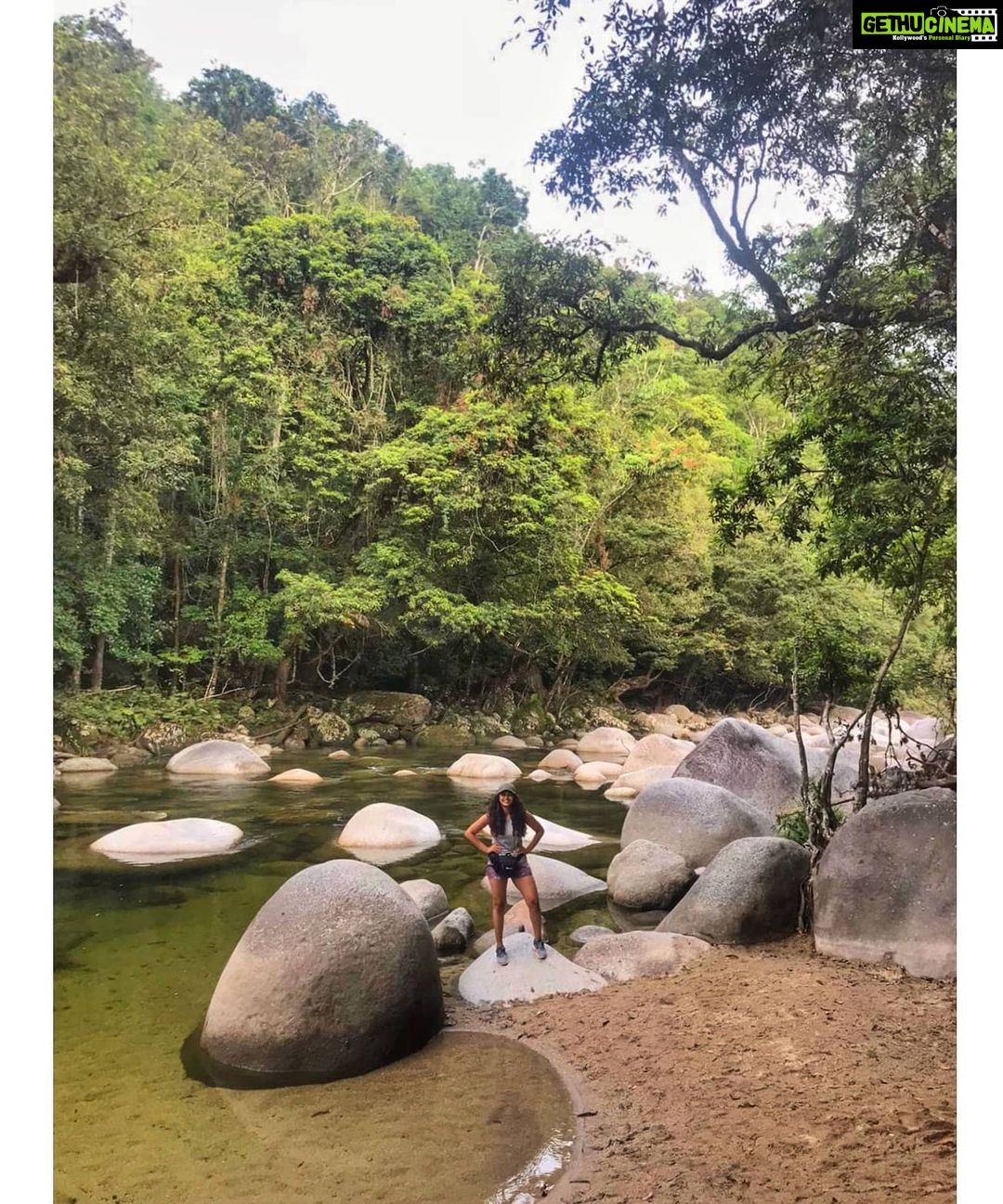 Roshni Prakash Instagram - What I stand for, is what I stand on. #happyearthday🌎