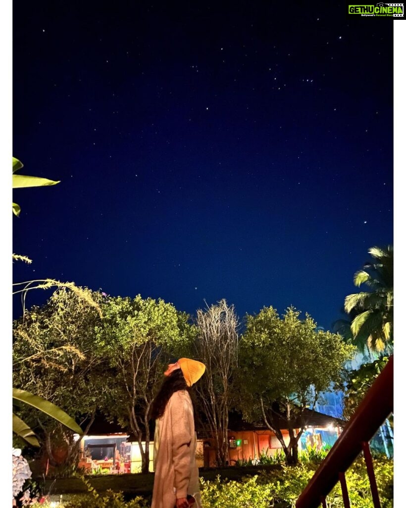 Roshni Prakash Instagram - For my part I know nothing with any certainty, but the sight of stars makes me dream. ✨ - Vincent Van Gogh #merrychristmas🎄 P.C : @brindhashivapooja 🫶 Kushalnagar, Coorg