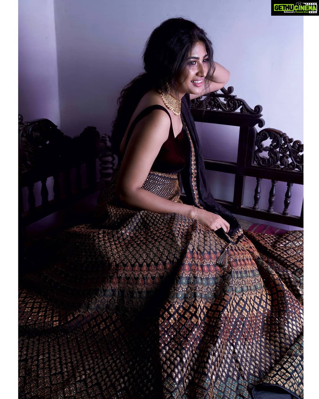 Roshni Prakash Instagram - Casual chilling..