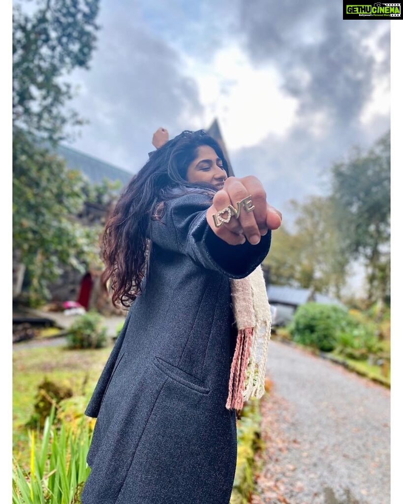Roshni Prakash Instagram - I would still tell my past self to love as hard as she did, and I will tell my future self to love even harder. 💌 #loveisalwaystheanswer P.C : @filmmaker9 ✨ Taynuilt