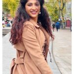 Roshni Prakash Instagram - And I think to myself, what a wonderful world. 🫶✨ London, United Kingdom