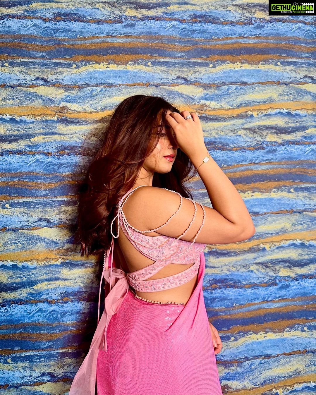 Roshni Walia Instagram - Desi barbie in the house 🥹💓 . . Outfit by - @the_adhya_designer . . . #pink #saree #desi #barbie #pinksaree #insta #roshniwalia #cute 🔚 India