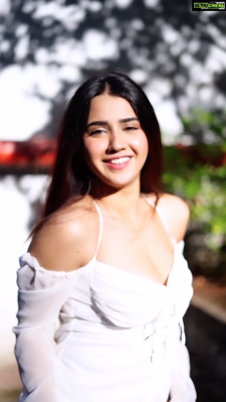 Roshni Walia Instagram - ☀️ . . . . . #roshniwalia #reel #reels #explore #foryou #apnabanale #trending 🔚