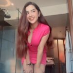 Roshni Walia Instagram - Only if it was that easy 🤪 . . . . . . #reels #explore #foryou #trending #reelitfeelit #roshniwalia 🔚 Delhi, India