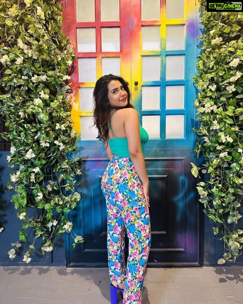 Roshni Walia Instagram - Feeling cute and colourful 🤪💕🔚 India