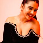 Roshni Walia Instagram - Feelin pretty ✨🔚