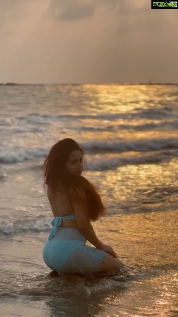 Roshni Walia Instagram - Deserved the world so I gave it to myself ☀️🧿 . . . . . #reels #reelsinstagram #roshniwalia #explore #foryou #beach #aesthetic #beauty #waves 🔚