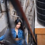 Roshni Walia Instagram - Suggest a caption please 😘🔚 Worli, Maharashtra, India