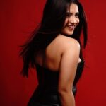 Roshni Walia Instagram - Dark paradise 🖤🔚