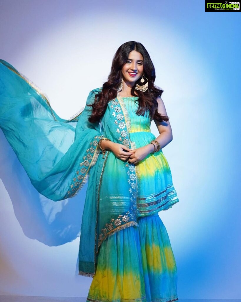 Roshni Walia Instagram - Tera Manana Mera Rooth Jaana Re ✨💙 . . . . #styled by - @roshni0819 #suit - @everbloomindia #hair - @hnmbysnehal #photographer - @ronakza143 #location - @madstudioofficial . . . . #saiyandilmeinaanare #indian #traditional #suit #colour #love #roshniwalia #ootd #potd ✨🔚 India