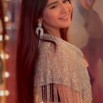 Roshni Walia Instagram - Energy doesn’t lie ✨ . . . . #explore #foryou #bollywood #cute #reels #reelsinstagram #trending #roshniwalia ❤️🔚
